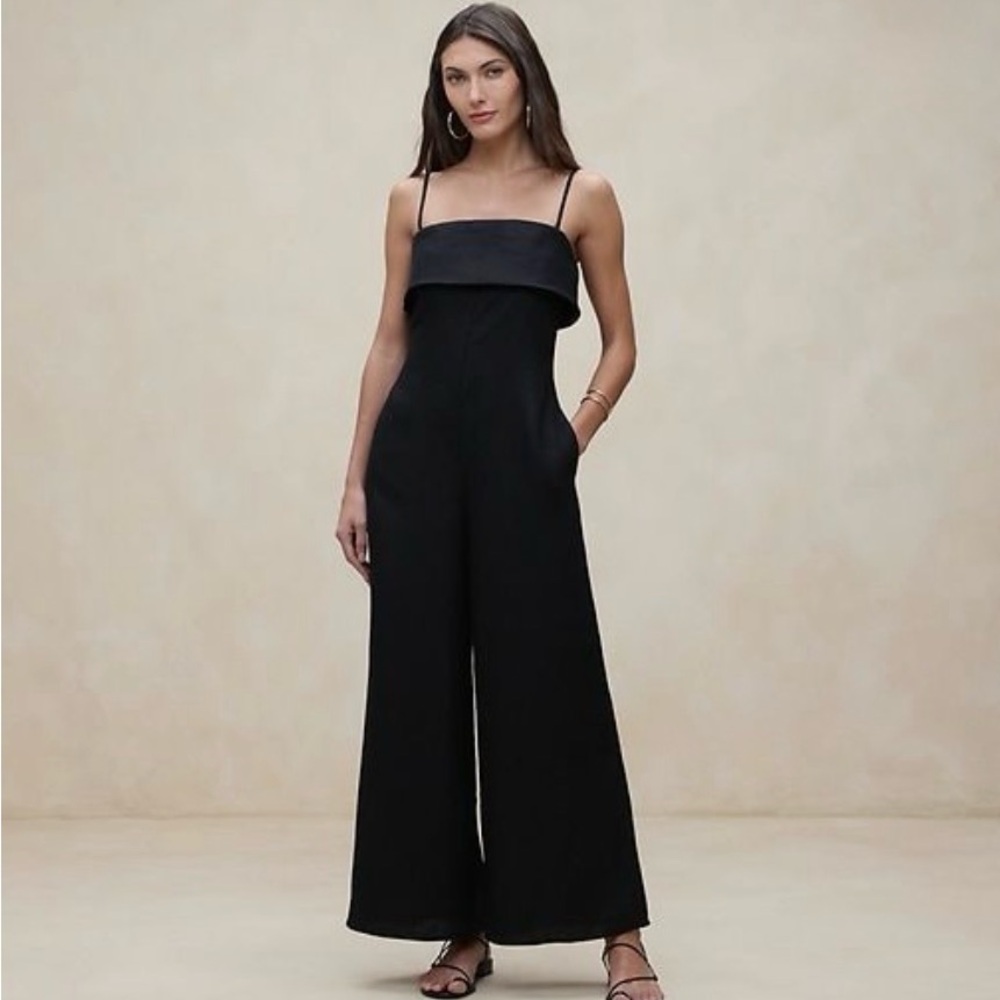 NWT BANANA REPUBLIC
Onda Linen Jumpsuit